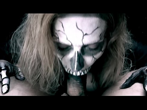 ❤️ Demoniška mergina čiulpia varpą savo juoda burna ir ryja spermą. ❤️❌ Porno prie mūsų lt.sexeey.ru ❌